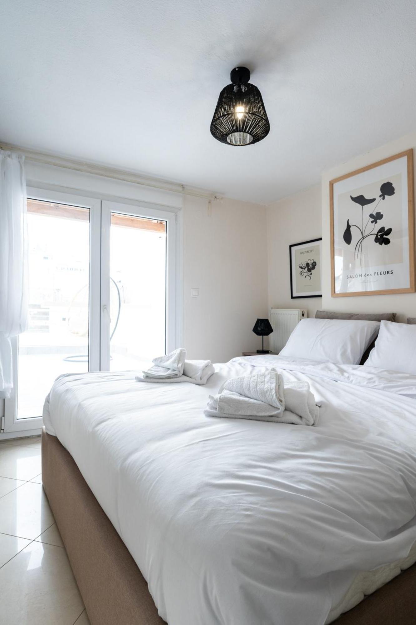 Pomegranate Luxury Penthouse Maisonette With Beautiful Terrace & Free Parking By Binobi ! Thessaloniki Exterior photo
